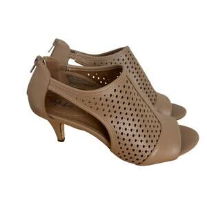 Style & Co. Helaine Perforated Heel Sandal Beige Camel Size 8.5
